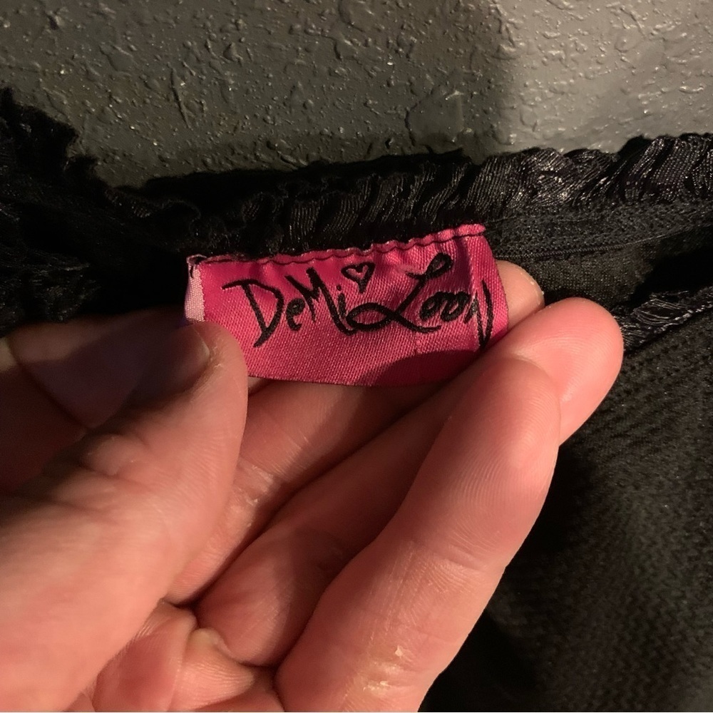 Women’s Demi Loon Crop Top - Picture 2 of 4